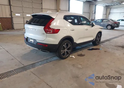 2020 Volvo Xc40 T4 Inscription z USA, uszkodzony, nr VIN YV4AC2HL9L2287186